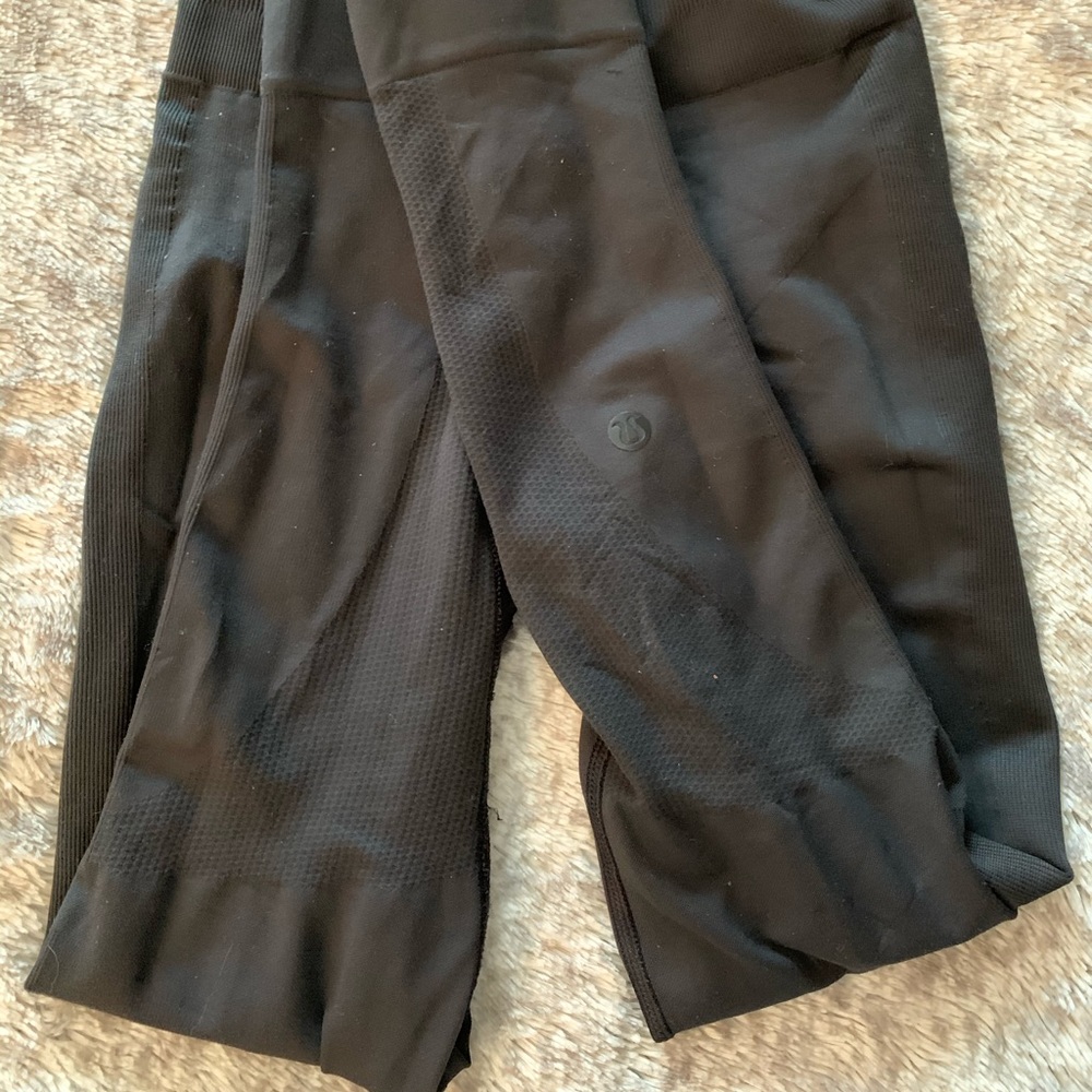 LULULEMON BLACK HIGHWAISTED LEGGING